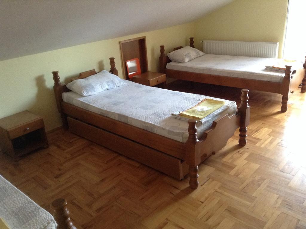 Apartamento Pansion Velickovic Niska Banja Habitación foto