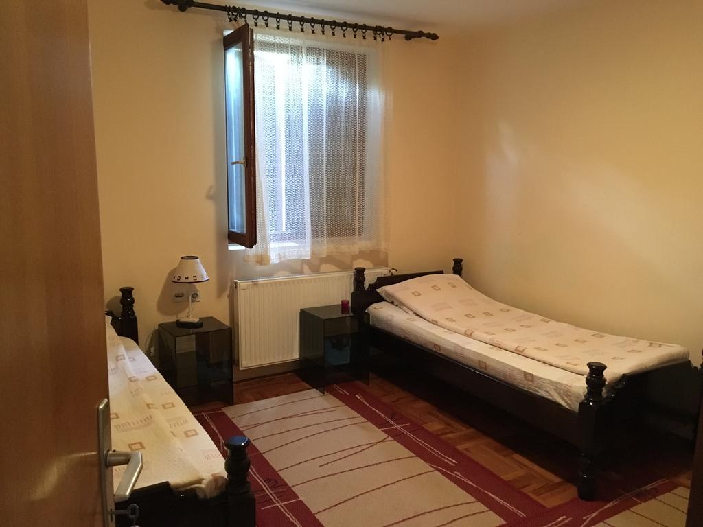 Apartamento Pansion Velickovic Niska Banja Exterior foto
